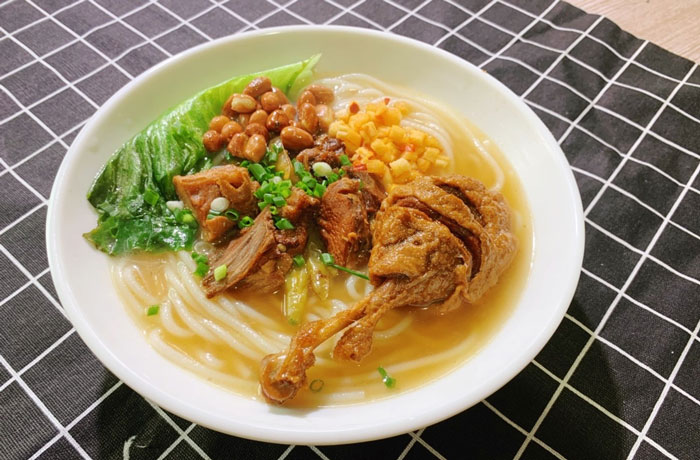 兴隆华侨农场鸭肉粉培训